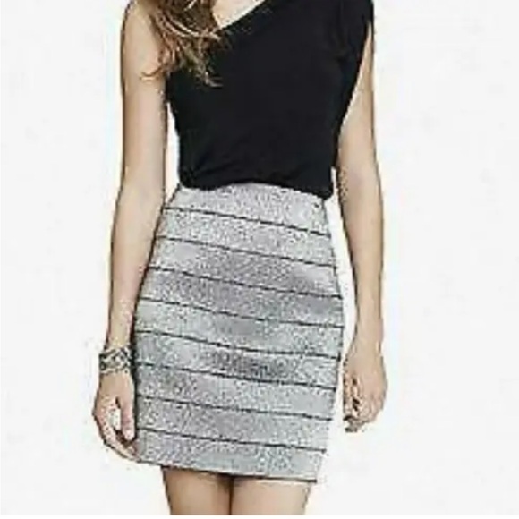 🆕 Express Layered Mini Silver Metallic Skirt! 💥 - Picture 1 of 6